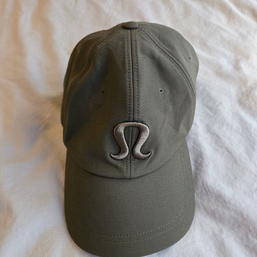Lululemon olive green hat